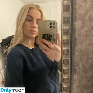 Phoebe Whitehouse / phoebe.whitehouse nude photo #0059