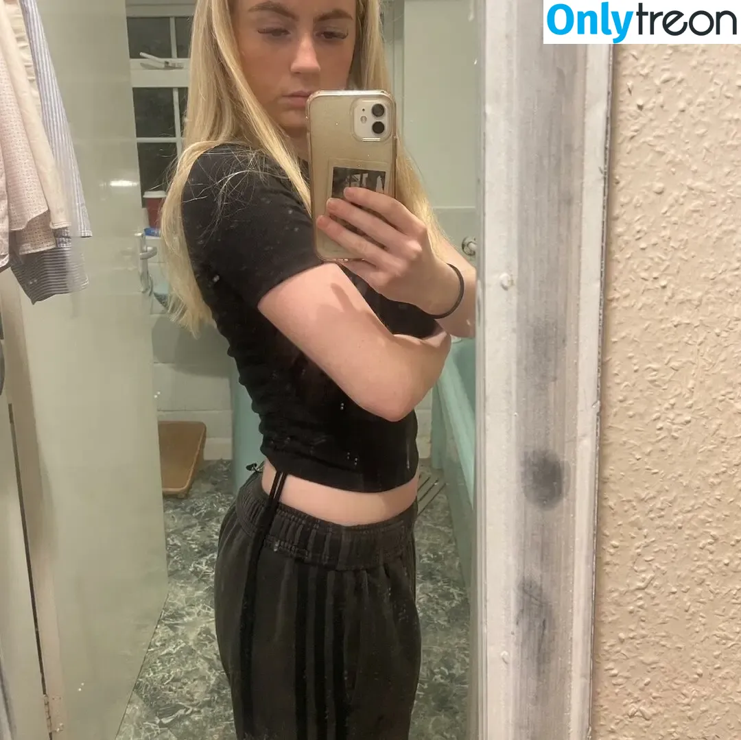 Phoebe Whitehouse nude photo #0046 (phoebe.whitehouse)