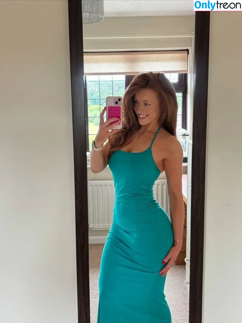 phoebeisginger nude photo #0127 (Phoebe / englishphoebex)