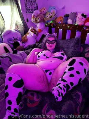 phoebetheunistudent / unironicfeminism nude photo #0153