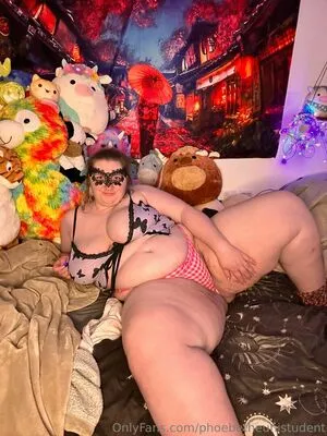 phoebetheunistudent / unironicfeminism nude photo #0259