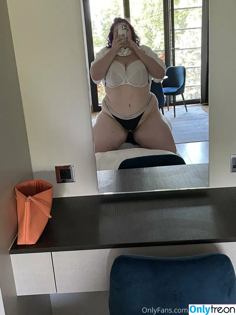 phoebetheunistudent nude photo #0073 (unironicfeminism)