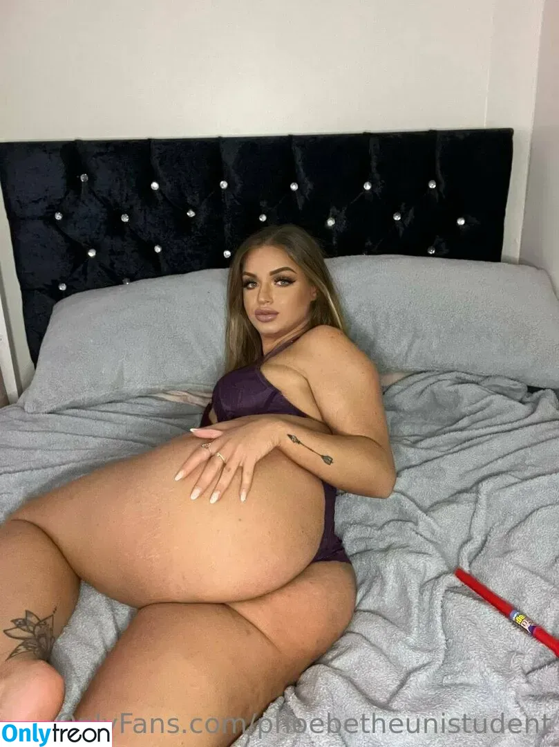 phoebetheunistudent nude photo #0098 (unironicfeminism)