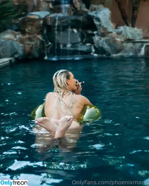 Phoenix Marie / phoenixmarie / phxsquaron / pmarizzle nude photo #1059