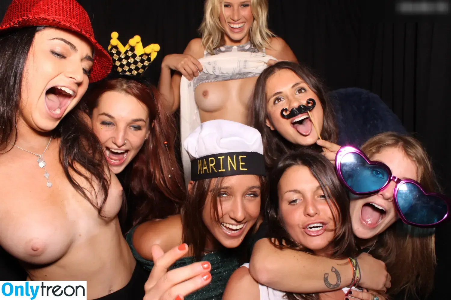 Photobox Flashes nude photo #0062 (Photobox Flashes)