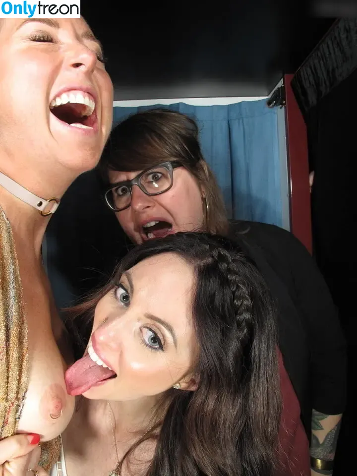 Photobox Flashes nude photo #0080 (Photobox Flashes)