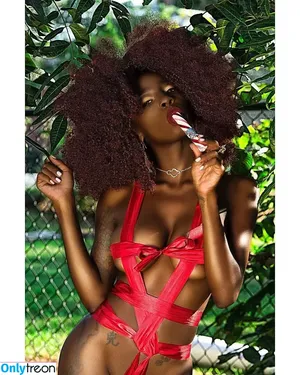 Phylia Calloway / Chocolatekittyx / lia calloway / phyliascloset nude photo #0016