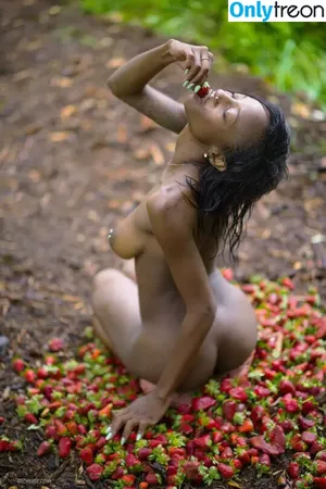 Phylia Calloway / Chocolatekittyx / lia calloway / phyliascloset nude photo #0023