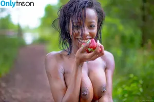 Phylia Calloway / Chocolatekittyx / lia calloway / phyliascloset nude photo #0027