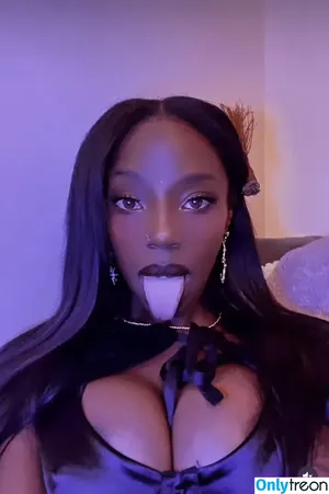 Phylia Calloway / Chocolatekittyx / lia calloway / phyliascloset nude photo #0031