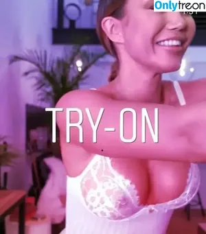 Pia Mühlenbeck / piamuehlenbeck nude photo #0004