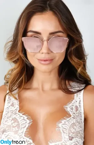 Pia Mühlenbeck / piamuehlenbeck nude photo #0023