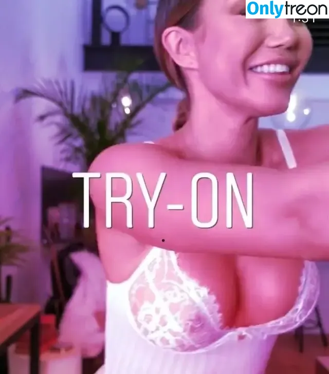 Pia Mühlenbeck nude photo #0004 (piamuehlenbeck)