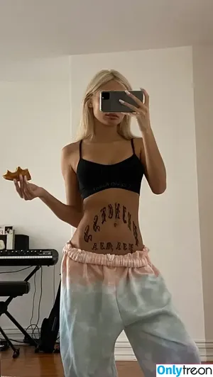 Pia Mia Perez / piamia / princesspiamia nude photo #0188