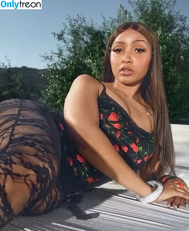 Pink Pantheress nude photo #0007 (pinkpantheress)