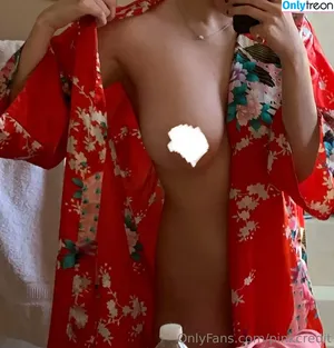 Pinkcredit / Imlaurencruz nude photo #0012