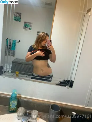 pinkpantherbaby21 / pinkpantheress nude photo #0027
