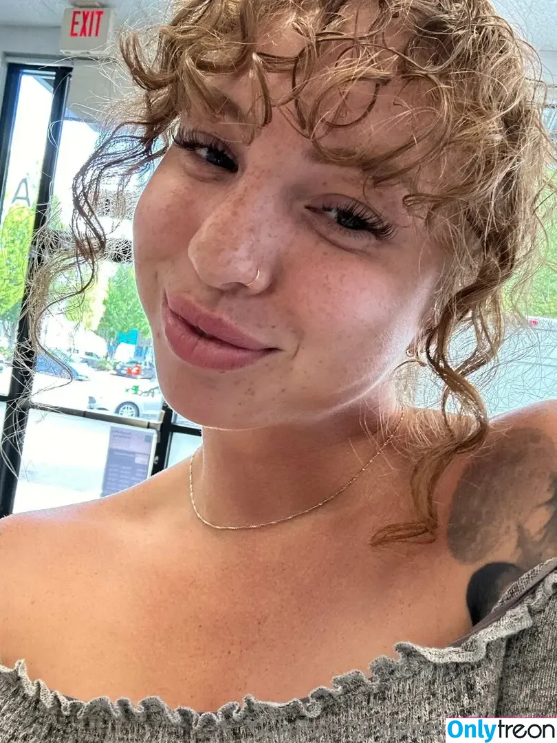 PiperMaePeach nude photo #0326 (pipermach / pipermaepeachy)