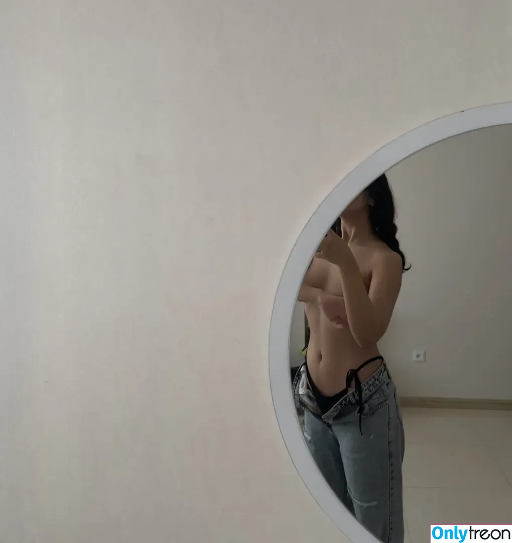 pishipishiani nude photo #0017 (peasandpies)