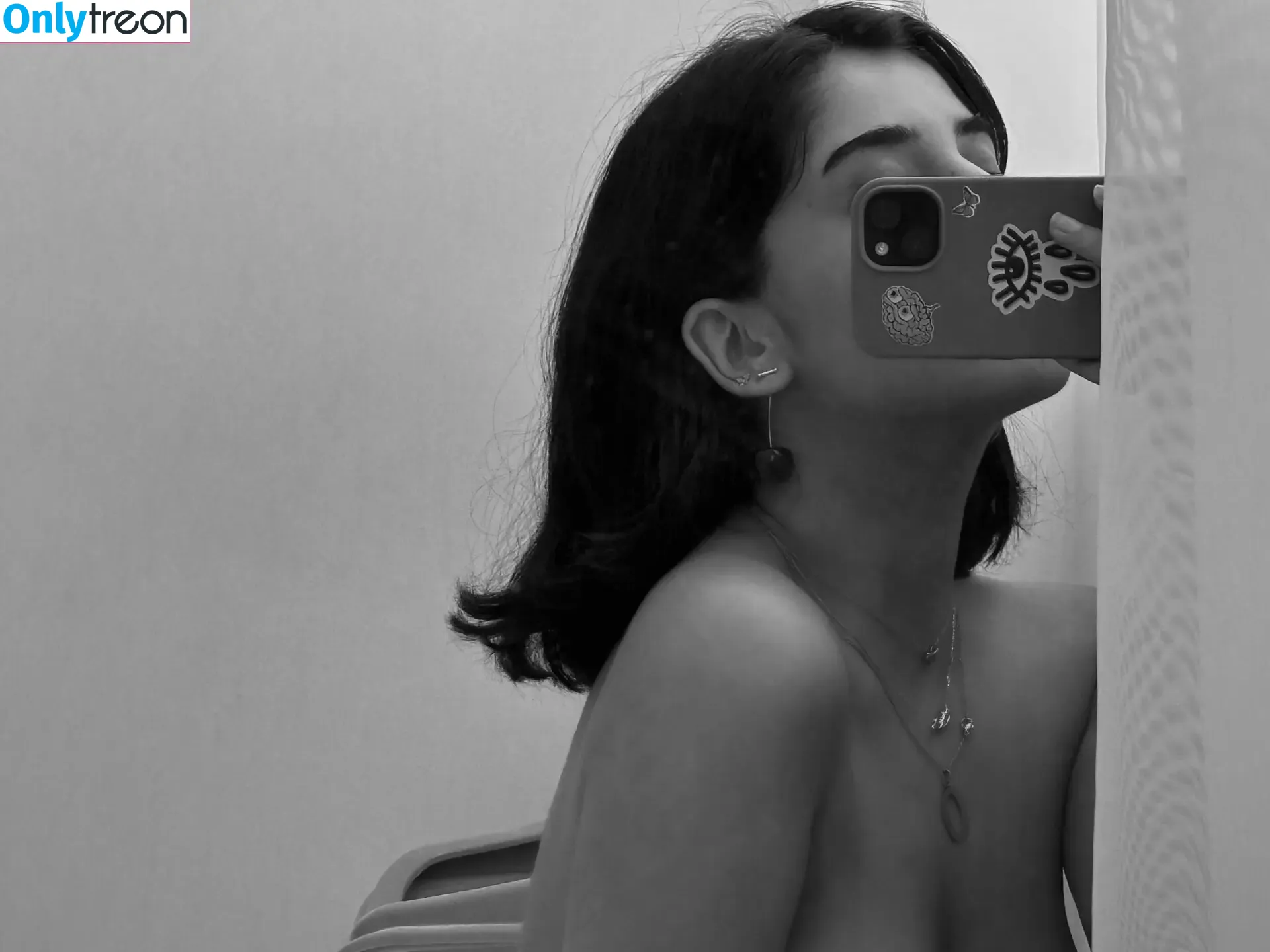 pishipishiani nude photo #0039 (peasandpies)
