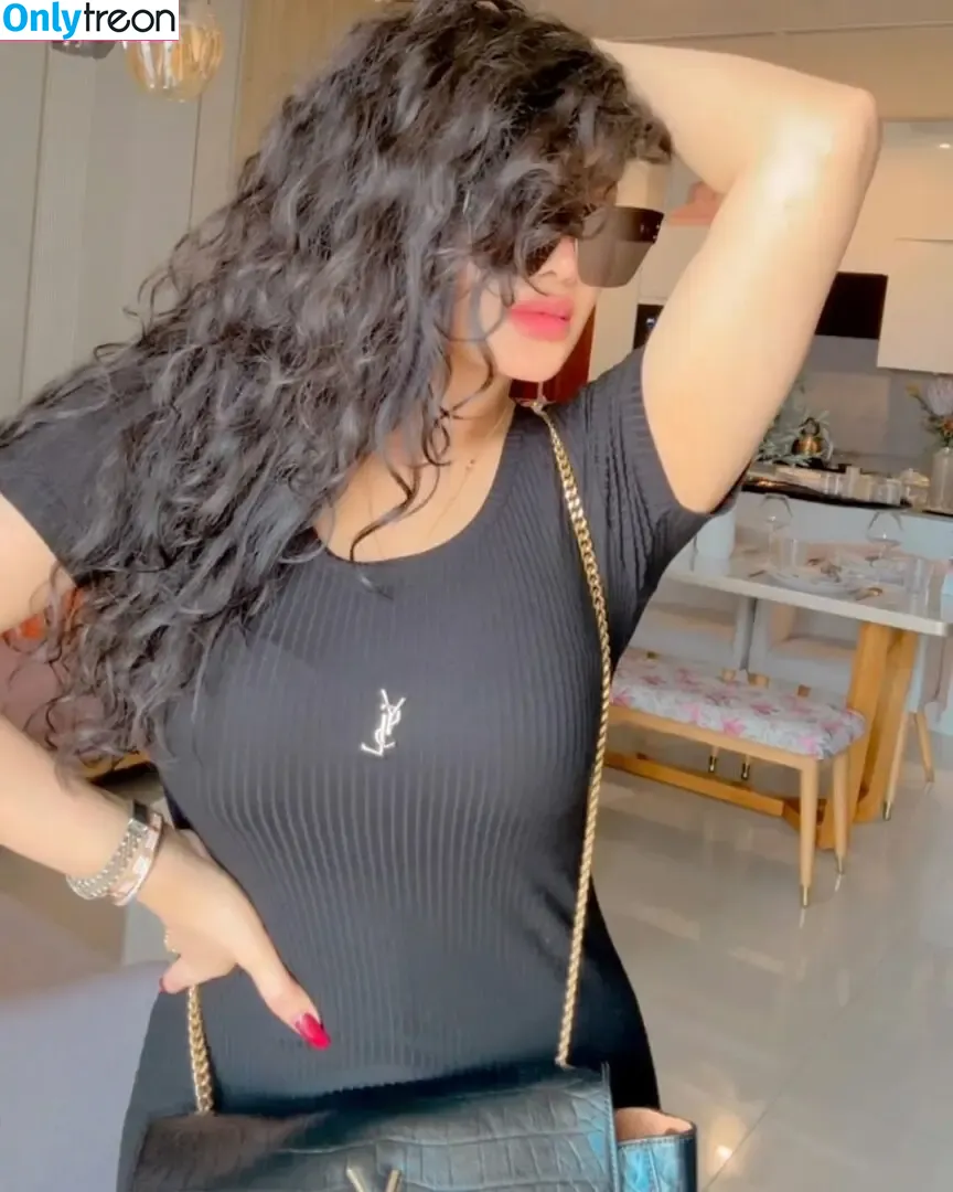 Piumi nude photo #0022 (queenpiumi / queenpiyumy)