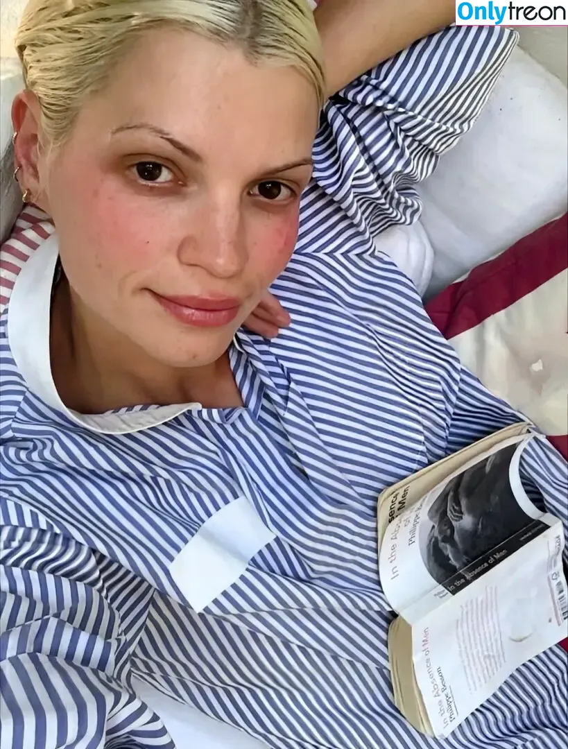 Pixie Geldof nude photo #0003 (pixiegeldof)