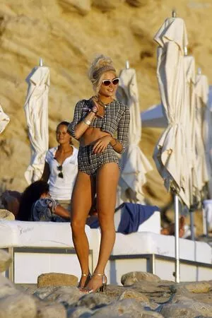 Pixie Lott / pixielott nude photo #0082