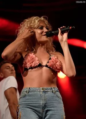 Pixie Lott / pixielott nude photo #0165
