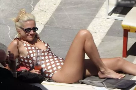 Pixie Lott / pixielott nude photo #0212