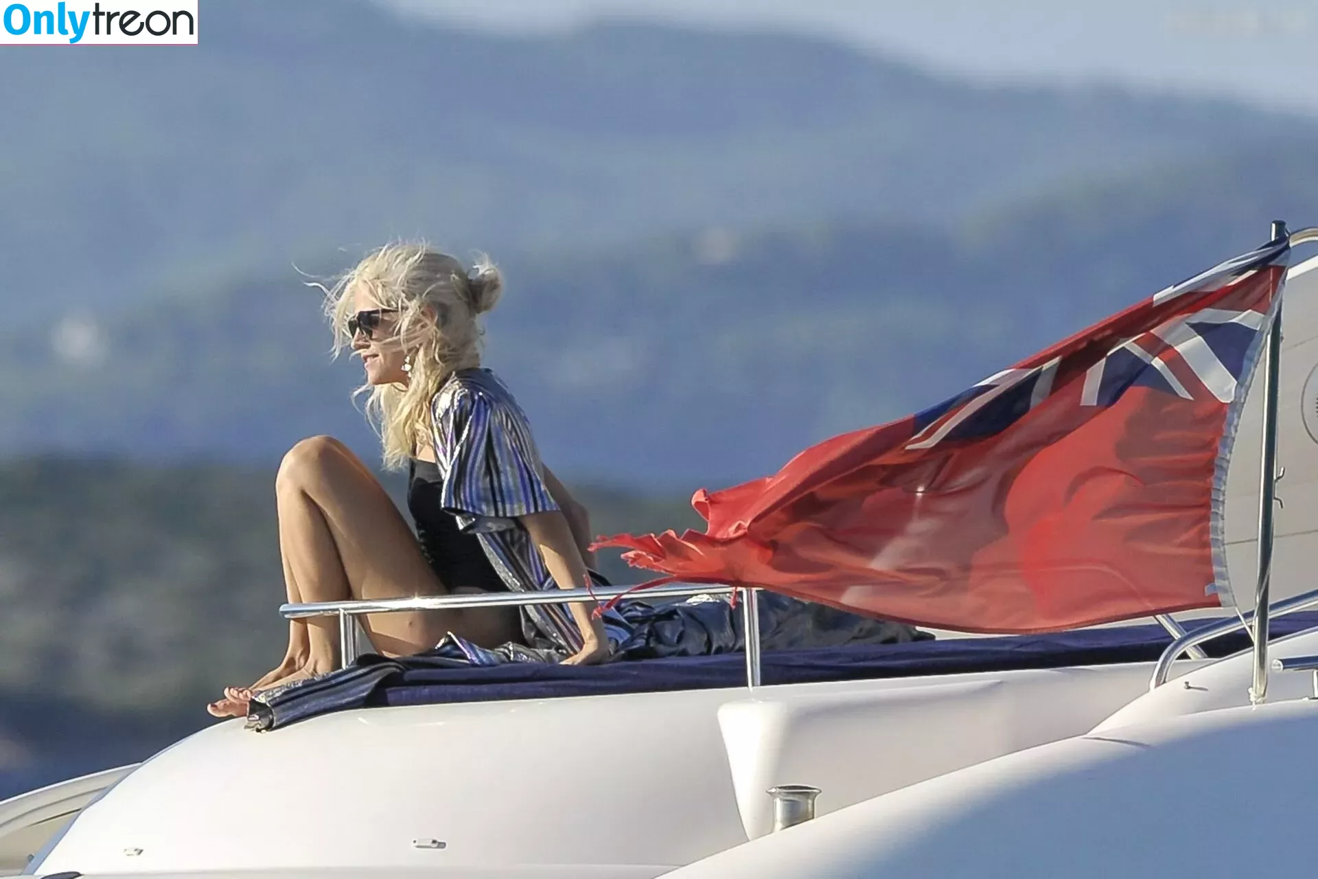 Pixie Lott nude photo #0065 (pixielott)