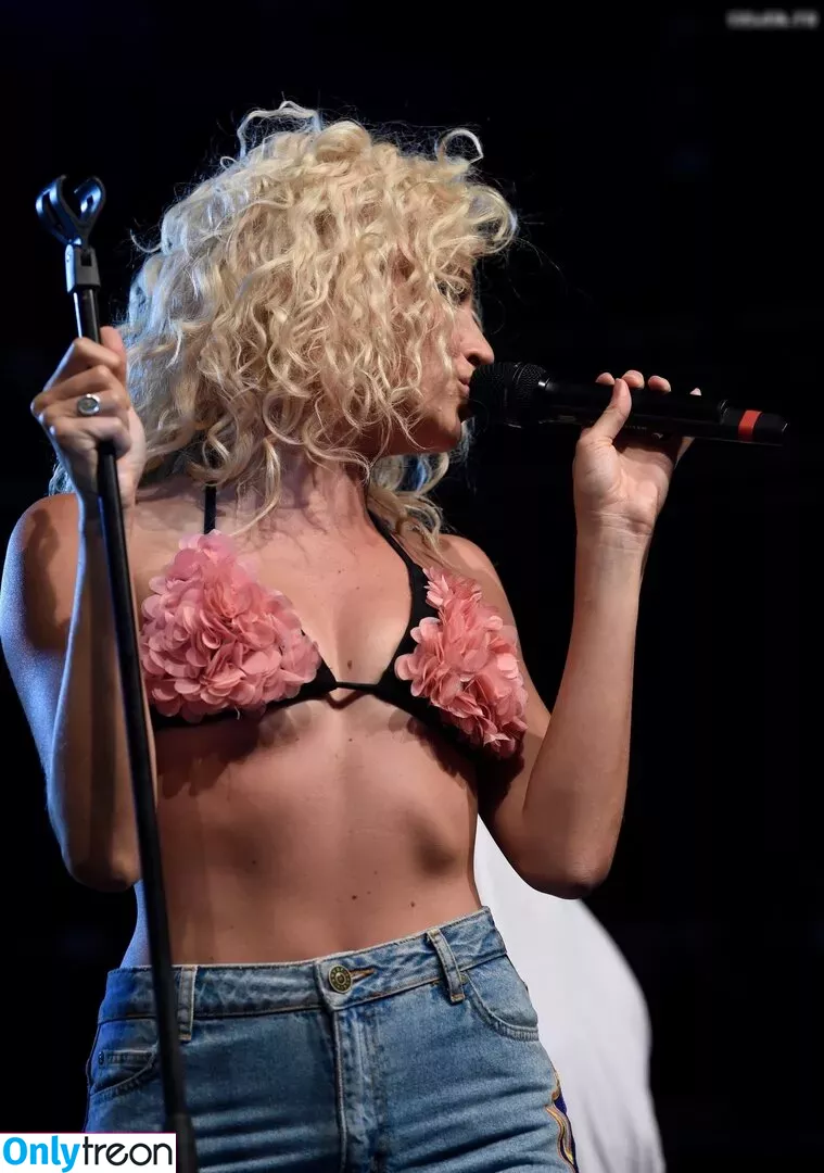 Pixie Lott nude photo #0164 (pixielott)