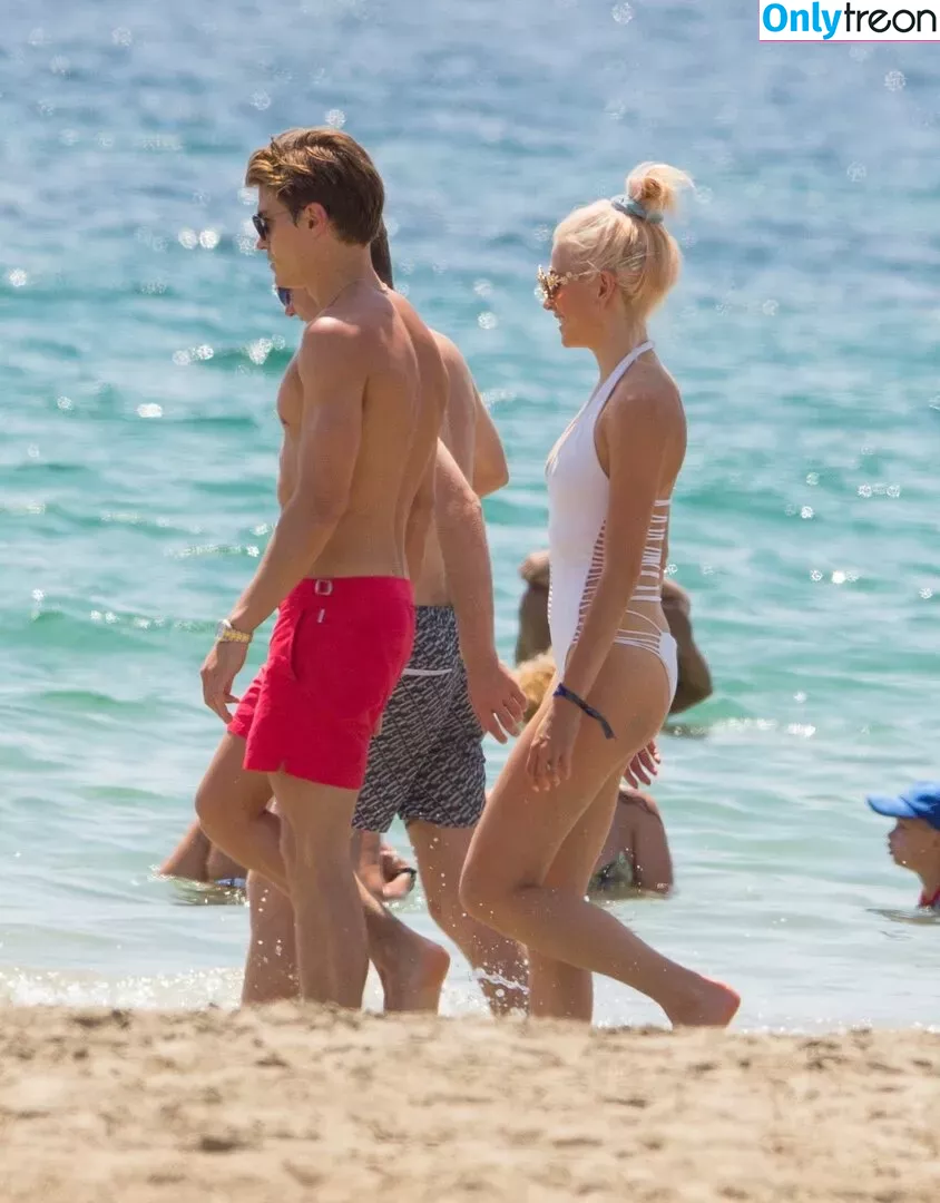 Pixie Lott nude photo #0183 (pixielott)