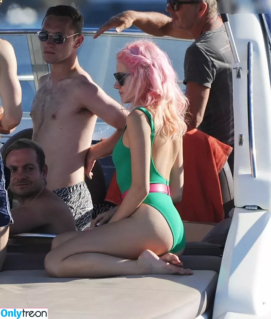 Pixie Lott nude photo #0197 (pixielott)