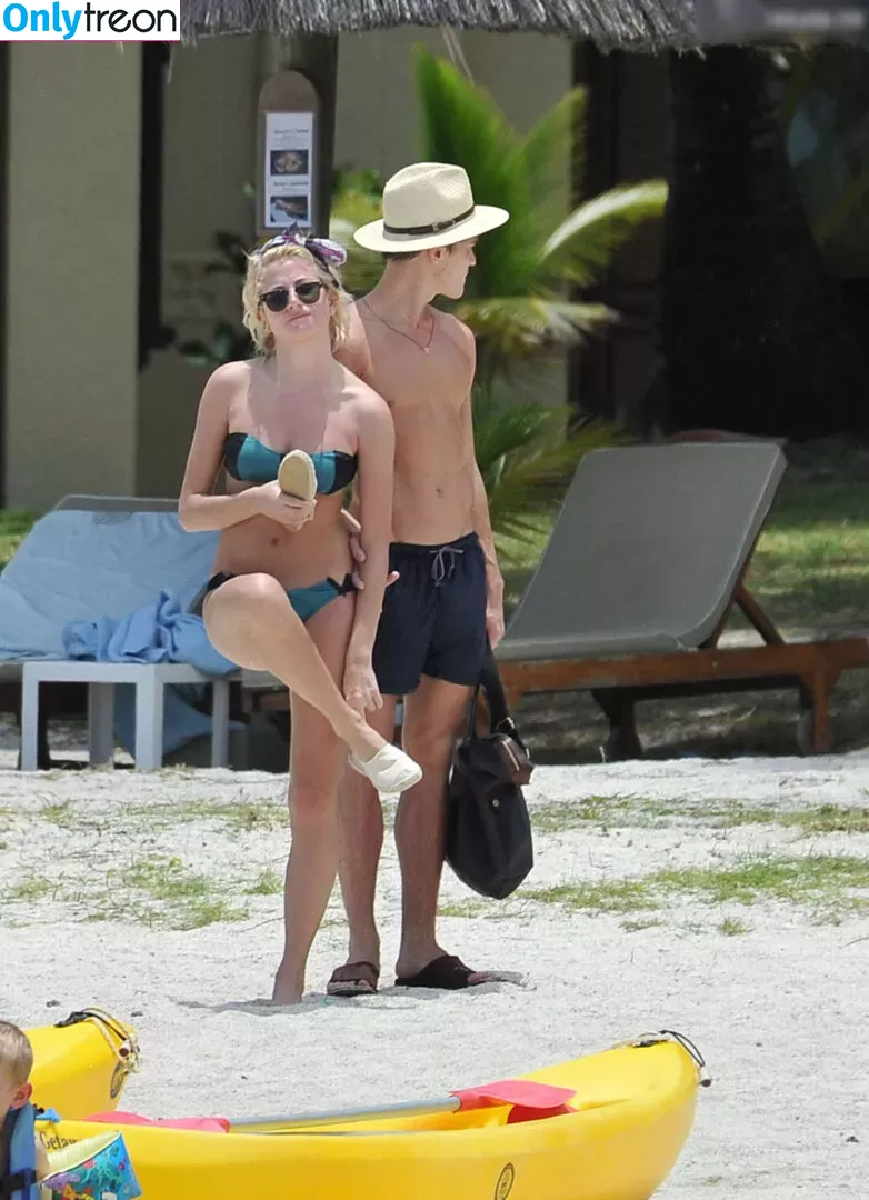 Pixie Lott nude photo #0237 (pixielott)