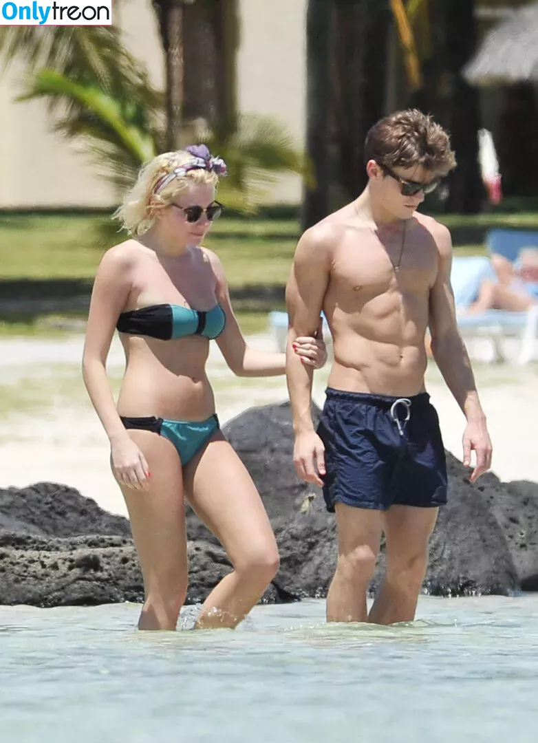 Pixie Lott nude photo #0243 (pixielott)