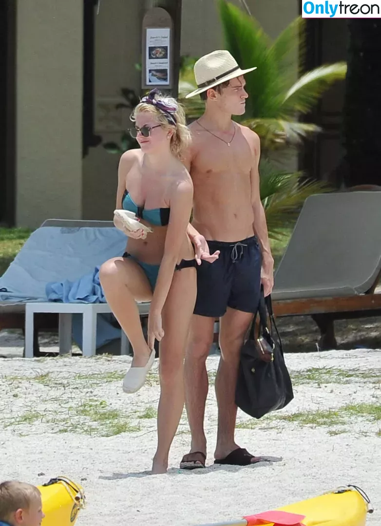 Pixie Lott nude photo #0252 (pixielott)