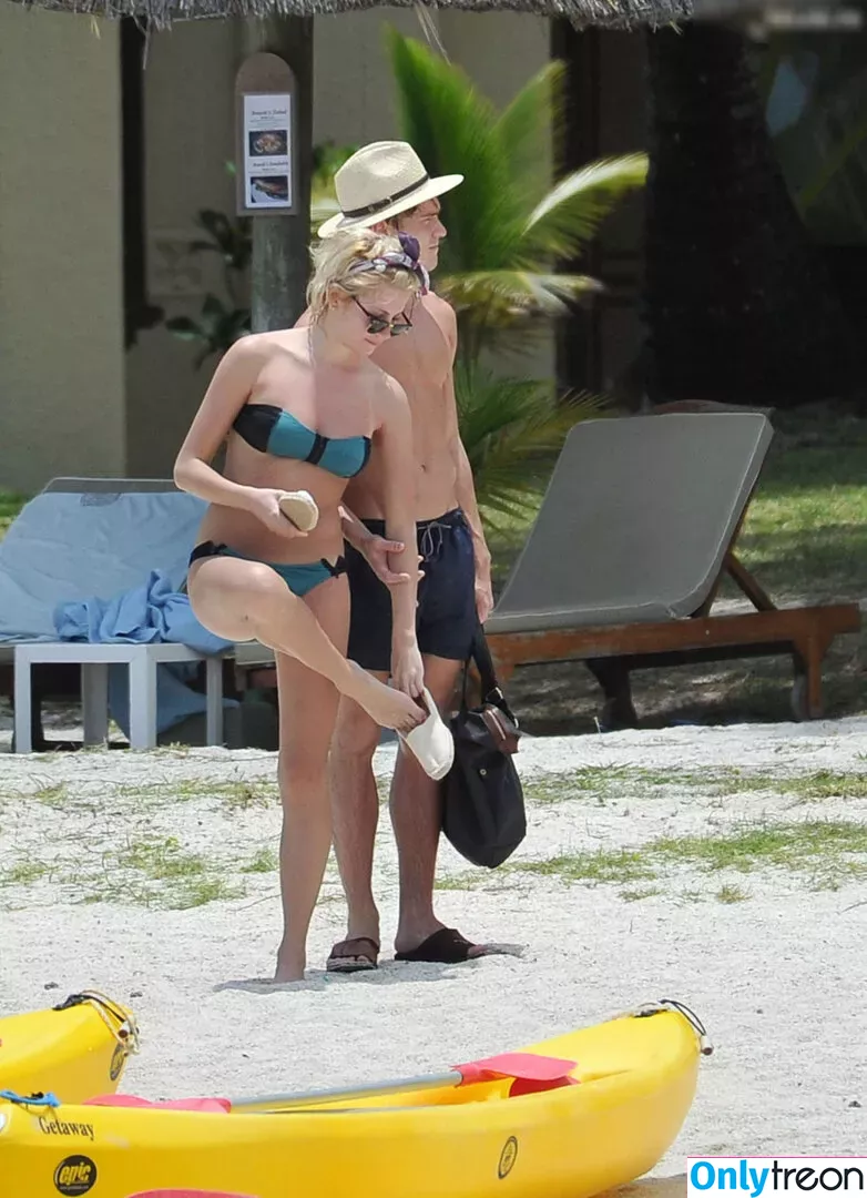 Pixie Lott nude photo #0254 (pixielott)