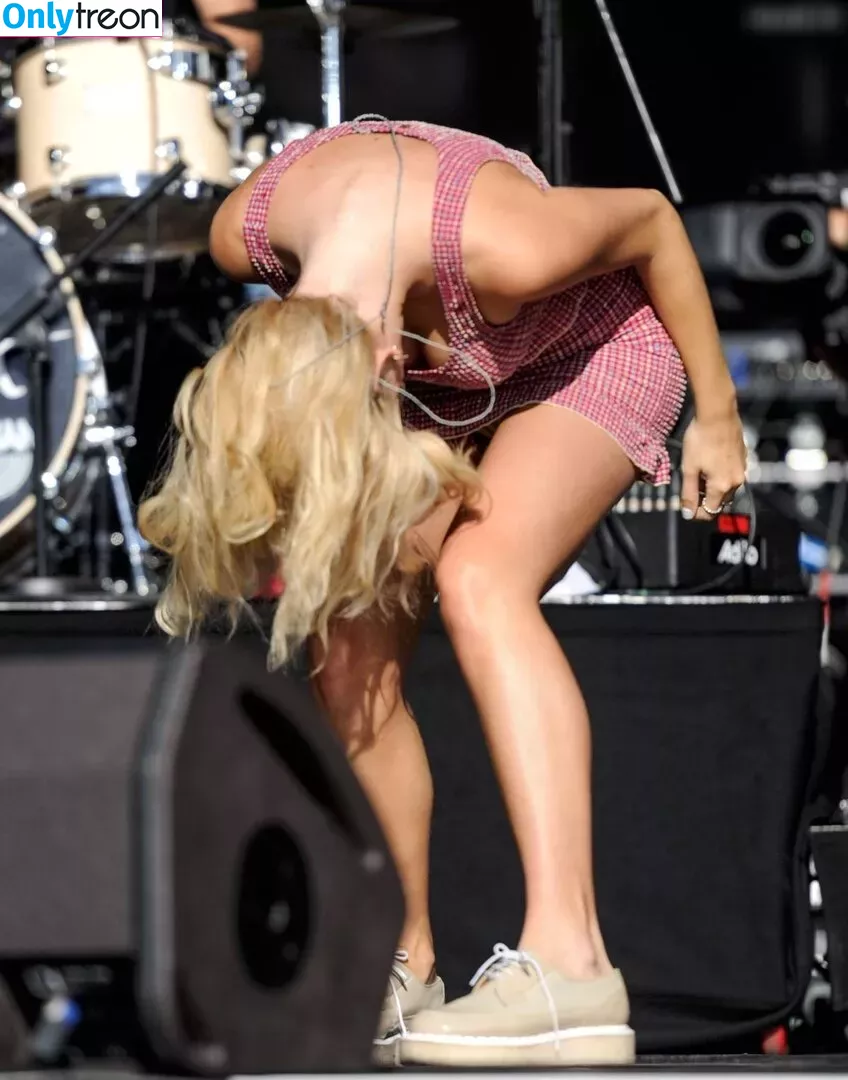 Pixie Lott nude photo #0304 (pixielott)