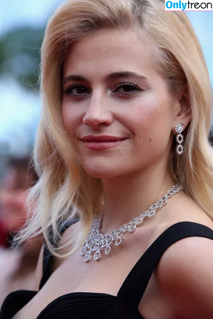 Pixie Lott nude photo #0332 (pixielott)