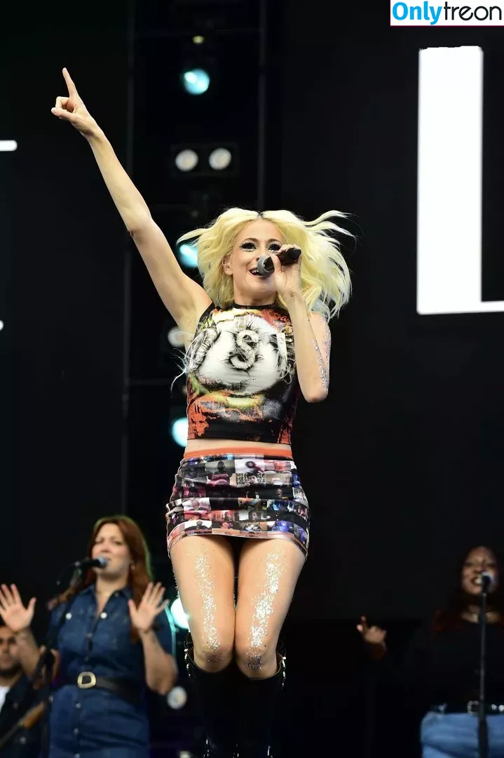 Pixie Lott nude photo #0374 (pixielott)