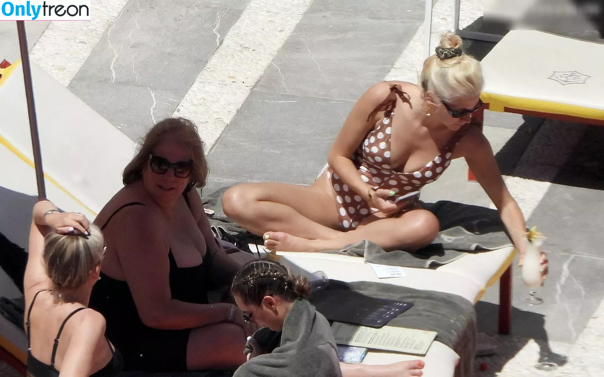 Pixie Lott nude photo #0407 (pixielott)