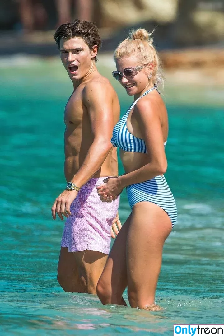 Pixie Lott nude photo #0438 (pixielott)