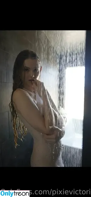 pixievictoria / pixievic nude photo #0057