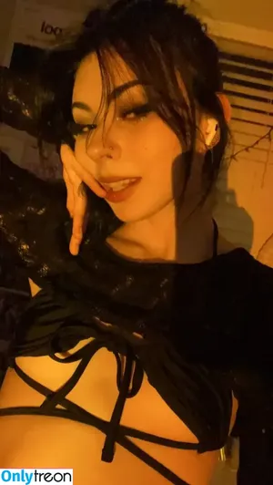 PizzL1zard / AphexTwink96 / PizzL1zard / girlwabasketofruit nude photo #0007