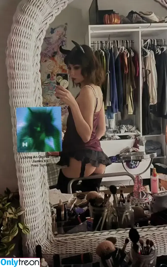 PizzL1zard / AphexTwink96 nude photo #0004 (PizzL1zard / girlwabasketofruit)