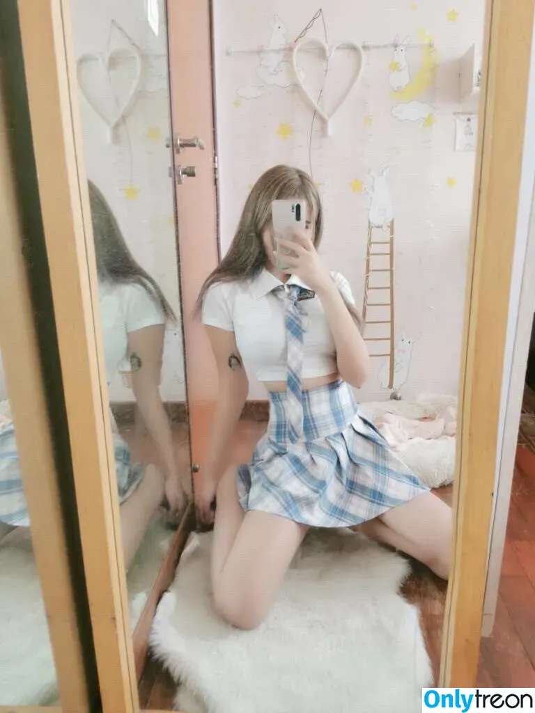 plantlily nude photo #0019 (plant.lily)