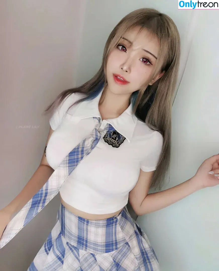 plantlily nude photo #0022 (plant.lily)