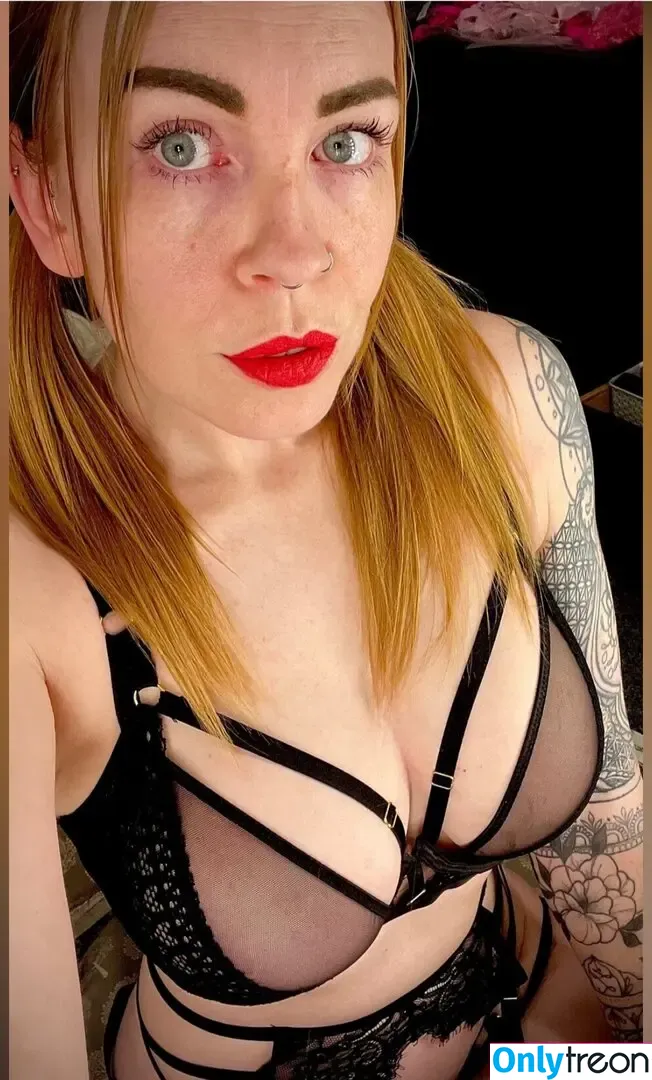 playful_peaches nude photo #0003 (playful_peachess)