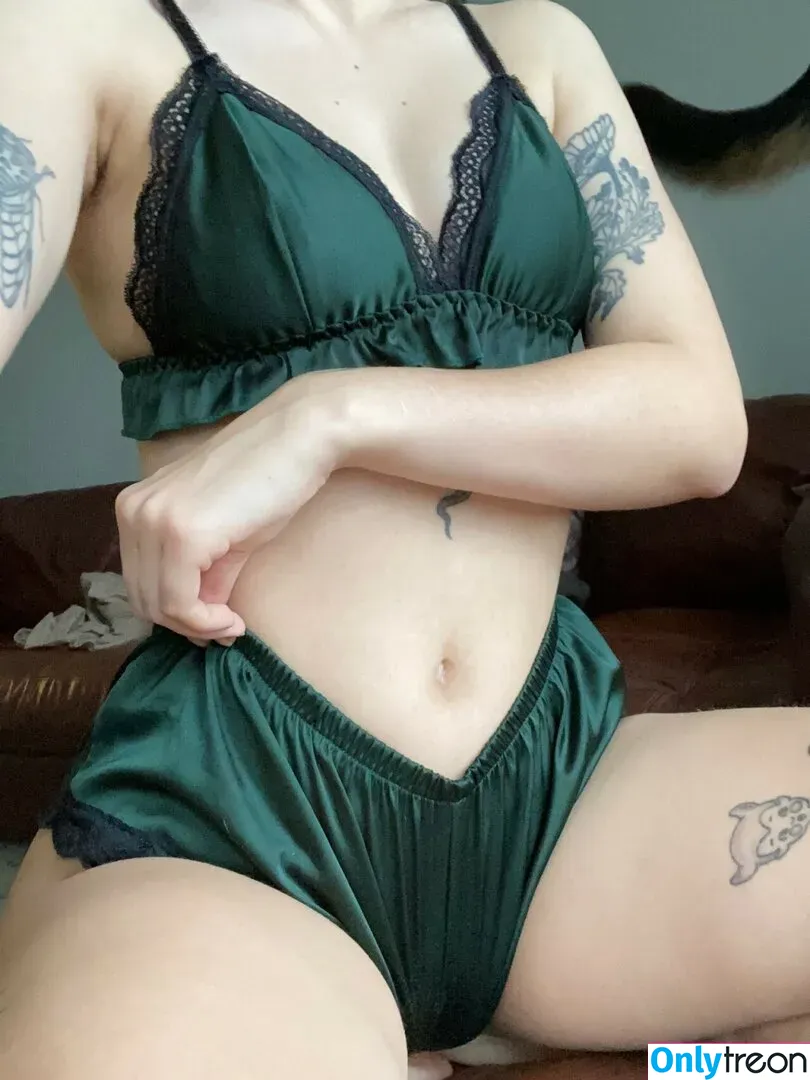 Pleasequietdown nude photo #0053 (evilmilk / milkyevil)