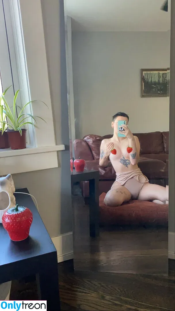 Pleasequietdown nude photo #0081 (evilmilk / milkyevil)